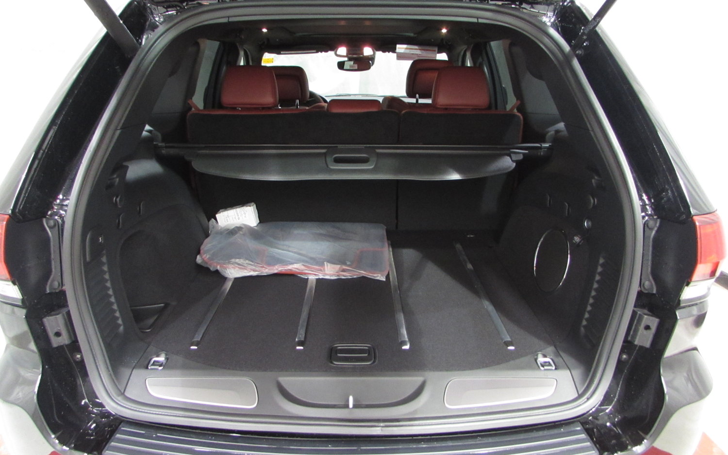 Jeep Grand Cherokee SRT 2017 | SUV Drive